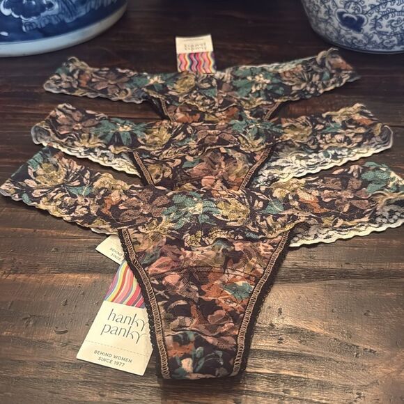 NWT Hanky Panky Lace Thong set of 3 - Picture 3 of 5